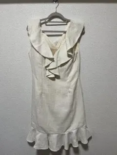 Tika フリル付きアイボリードレス XL