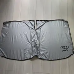 Audi フロントウィンドウ用サンシェードのサムネイル