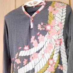 【LINDS TÖRM】金魚×桜吹雪 豪華レーヨン刺繍多彩ヘンリーネック ロンTのサムネイル