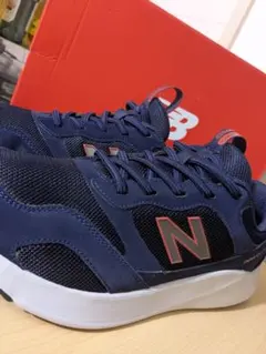 new balance DYNASOFT ネイビー スニーカー