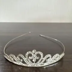 シルバー　プリンセス　クラウン　ハートモチーフ　ティアラ　SHEINのサムネイル