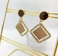 Item thumbnail for item c0fe2180-9373-4219-8d83-3c736e8d530a