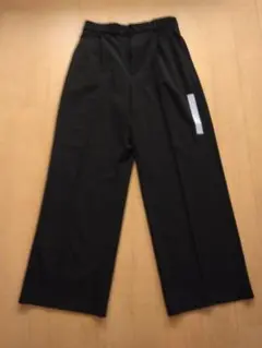 【新品未使用品】GU ブラック ワイドパンツ センタープリーツ サイズXL