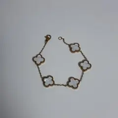 クローバー型 ゴールドブレスレット