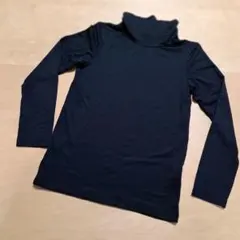 UNIQLOユニクロ　ヒートテック黒のタートルネック長袖シャツ【130㎝】
