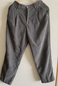 グレー ストレートパンツ ウエスト64-67cm