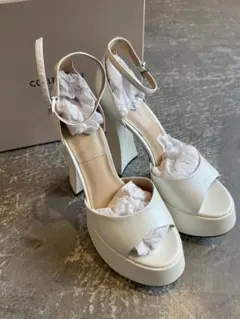 Charles & Keith プラットフォームサンダルのサムネイル