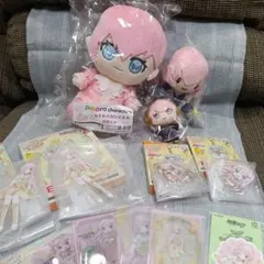 巡音ルカ　ぬいぐるみ　マスコット　アクスタ　アクキー　カード　ステッカー