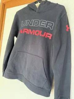 UNDER ARMOUR グレーパーカー フード付き