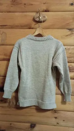 【美品】Guernsey Woollens カンジーニット クルーネックセーターのサムネイル