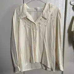 アイボリー 刺繍入り 長袖シャツ