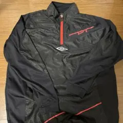 umbro ジャケット　赤黒 スタンドカラー