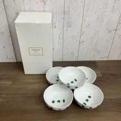 E-2【NARUMI】ナルミ 磁器ボウル 5客セット 箱入り リーフ柄 レトロのサムネイル