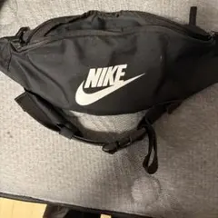 Nike ボディバッグ・ウエストポーチ 黒