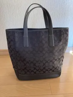 Coach ブラック ロゴトートバッグ