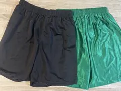 黒と緑のサッカー メンズショートパンツ