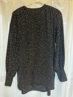 ドット柄ブラウス　黒ブラック　トゥモローランド