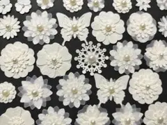 白いリッチなお花✾45枚以上✾クラフトパンチ　ペーパーフラワー