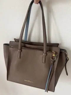 極美品Ferragamoフェラガモ 本革トート A4マロンブラウン エイミー 極美品Ferragamoフェラガモ 本革トート A4マロンブラウン エイミー