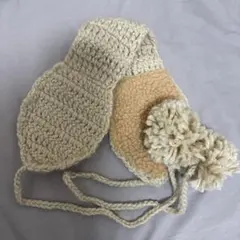 クリーム色 ポンポン付きイヤーマフ