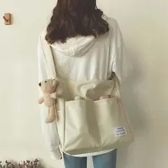 ショルダーバッグ　レディース　メンズ　斜めがけ　大容量　ナイロン　ポケット　a4