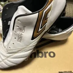 Umbro ACE RATOR ホワイト サッカーシューズ