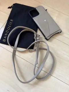 BANDOLIER ベージュ ストラップ付きiPhone12 ProMAXケース