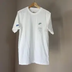 韓国　NIKE カスタム刺繍ロゴ Tシャツ 新品 ホワイト　スポーツウェア