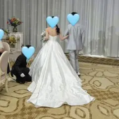 ウェディングドレス サテン プリンセス 刺繍 オフホワイト ハートカップ