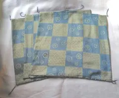 青とベージュ、渦巻き模様の座布団カバー3枚セット