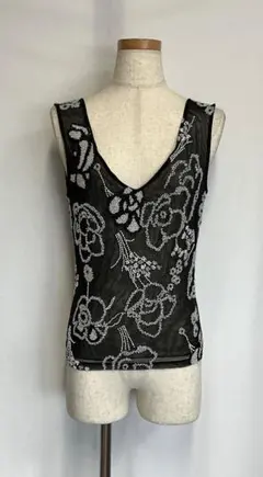 新品タグ付】KRIZIA ビーズ シアートップス 46 - メルカリ