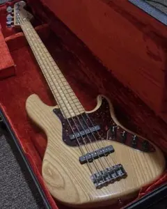 Fender American Deluxe Jazz Bass Ⅴのサムネイル