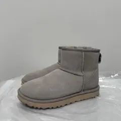 Item thumbnail for item f31fbeee-10dc-4b86-82ef-e331f44ef712