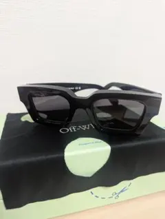 Off-Whiteスクエアブラック サングラス