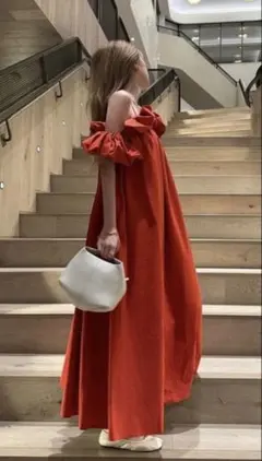 タグ付the toe Erie frills onepiece レッド S - メルカリ