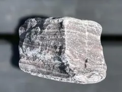 紅簾石石英片岩　岩石　原石　天然石　置き石　水石　鑑賞石　自然石のサムネイル