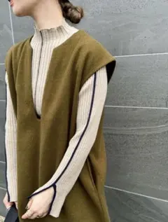 オリーブ色ウール混紡ロングベスト