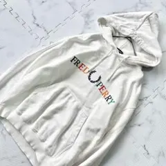 ✨大人気✨フレッドペリー　白　アイボリー　パーカー　M