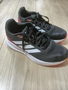 adidas キッズスニーカー 靴　23.5cm