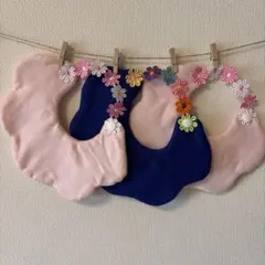 花の装飾付きスタイ3枚セット