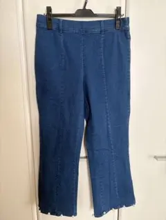 ★超美品★大きいサイズ！裾パール付スキニーパンツ