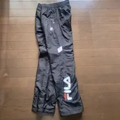 フィラ　中綿パンツ　M
