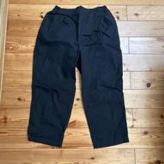 クロップドテーパードパンツ　黒　Мサイズ
