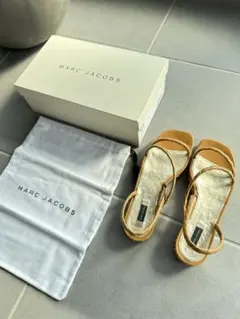 【美品】MARC JACOBS キャメル　サンダルのサムネイル