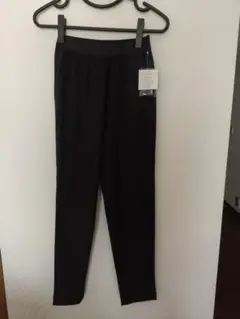 ラ・コルテ　エイジレス　ウール混ストレッチパンツ　黒　S　定価16,500円