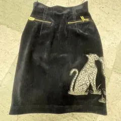 【値下げ】伊太利屋　刺繍付き黒コーデュロイスカート