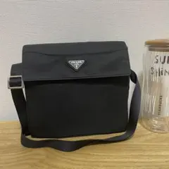 《美品》PRADA（プラダ）ナイロン ショルダーバッグ（斜めがけ使用可）ブラックのサムネイル