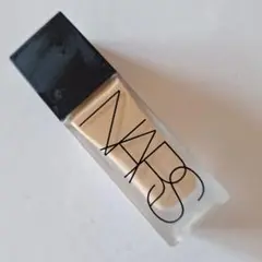NARS オールデイ ルミナス ティックウェイトレスファンデーション