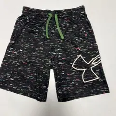 Under Armour ハーフパンツ 黒 カラフル模様