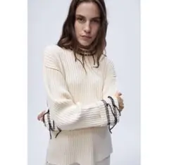 ZARA リブ編み　ホワイトセーター　フリンジ